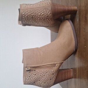 Studded Tan Ankle Boots Size 6M